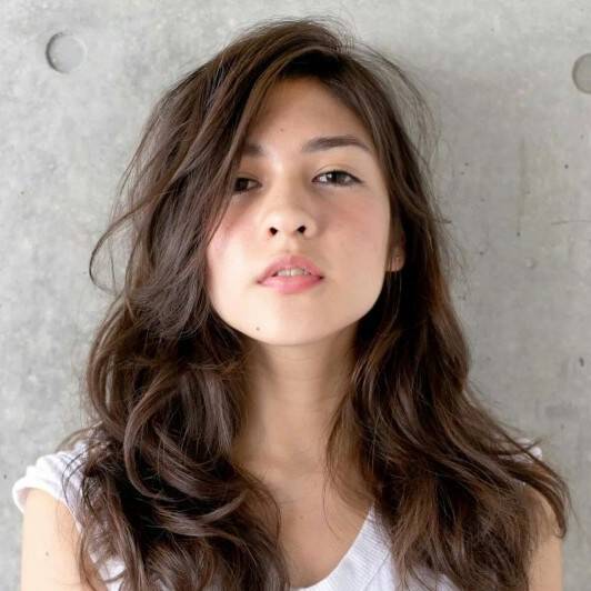 ロング編 秋冬はこの色で決まり アッシュで作る暗髪が可愛すぎる Hair