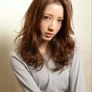 いい女の髪型といえばかきあげバング 大人女子のスタイルはこれで決まり Hair