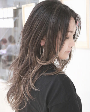 30代でもできる オフィスで浮かない大人グラデーションカラー Hair