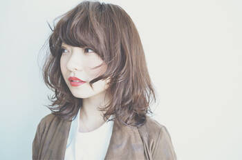最新ミディアムヘアはマッシュウルフで印象を変える Hair