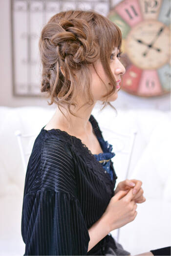 ヘアピンの種類と留め方をおさらい ピンを使ったアレンジも要check Hair