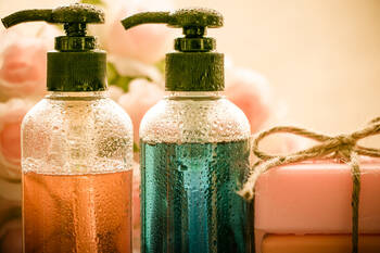 クレンジングシャンプーで頭皮の悩みとオサラバ Hair