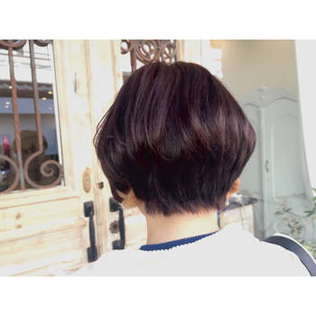 髪にピンクカラーを取り入れてナチュラルキュートに変身 Hair