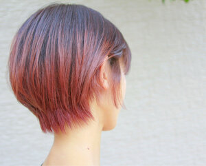 髪にピンクカラーを取り入れてナチュラルキュートに変身 Hair