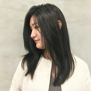 黒髪はハイライトで垢抜け ショート ミディアム ロング別おすすめのスタイル Hair