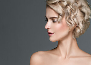 丸顔でもベリーショートにしたい 似合うための秘訣をご紹介 Hair