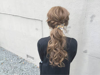 マジェステがおすすめ ヘアアクセをつかった簡単きれいめヘアアレンジ Hair