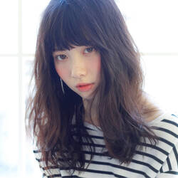 黒髪を染めたいと思っている人必見 メリット デメリットと染める時の注意点 Hair