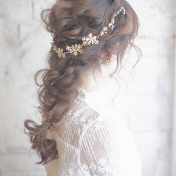 最旬アイテム バックカチューシャで後ろ姿も可愛く Hair