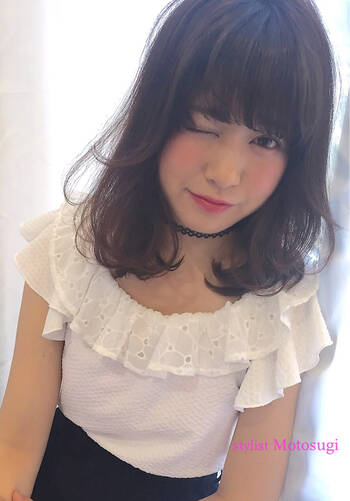 前髪アレンジ術 天使の羽バング でおフェロな雰囲気を振りまいて Hair