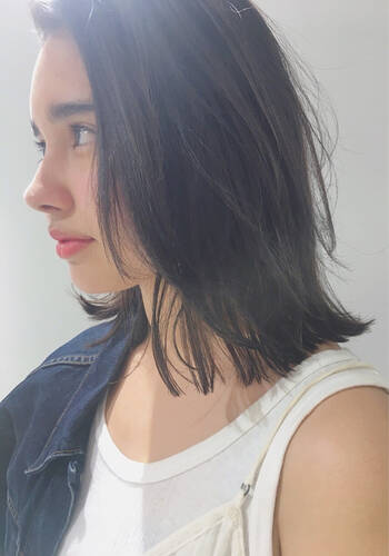 黒髪にも抜け感を 外国人風 黒髪 ヘアスタイル Hair