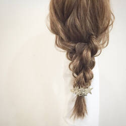 簡単なのにこのクオリティー ダサくないおしゃれ女子の三つ編みヘアアレンジ Hair