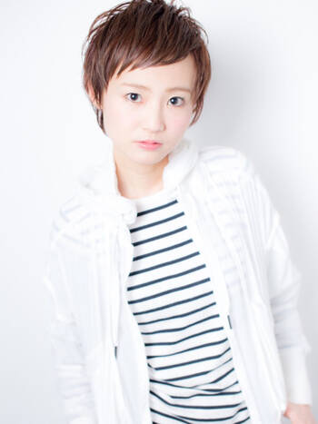 丸顔さん必見 ショートバングで小顔おしゃれ女子になっちゃおう Hair