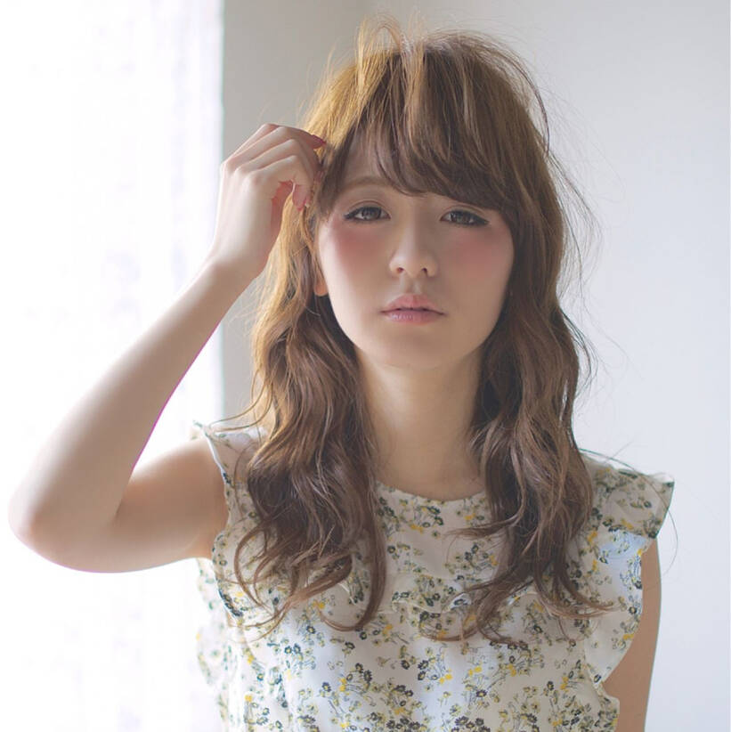 コテ1本で華やかに 女性らしく ロングヘアの巻き髪メソッド Hair