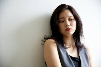 かっこいいけど色っぽい 前髪なしの黒髪ミディアムヘアスタイル集 Hair かっこいいけど色っぽい 前髪なしの黒髪ミディアムヘアスタイル集 Hair