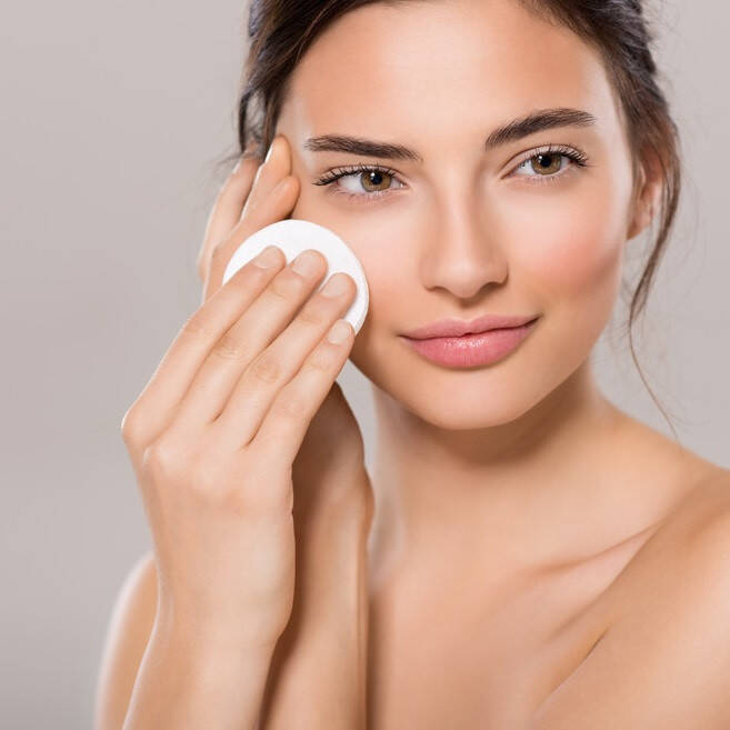 オイリー肌必見 テカリを防止するにはベースメイクがカギ Hair