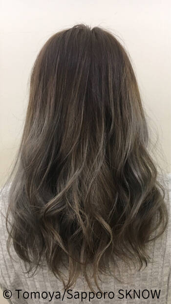 透明感が欲しいなら 外国人風アッシュグレー グラデーションカラー Hair