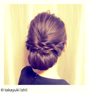 誰でもあっという間に好印象に 仕事でも使えるシニヨンネットの使い方 Hair