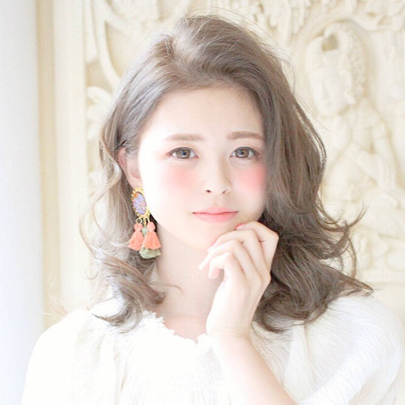 モテ女はしてるミディアムウェーブ 大人セクシーさ全開のスタイル10選 Hair
