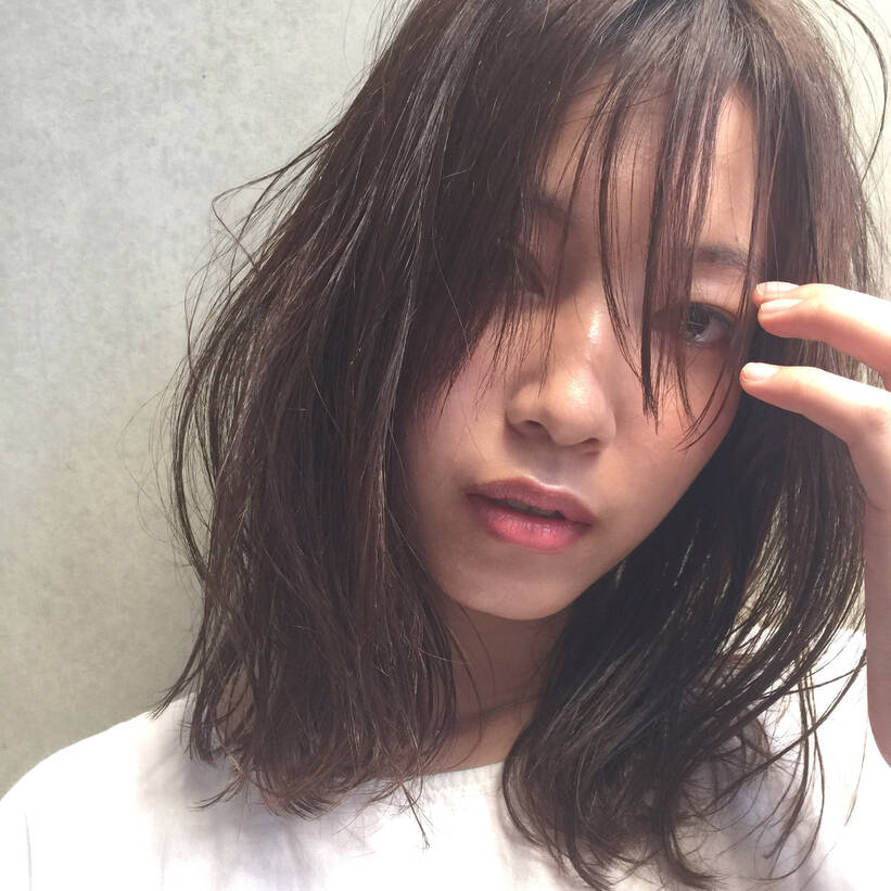 おしゃれ女子が取り入れる チークバング ミディアムヘアカタログ10選 Hair