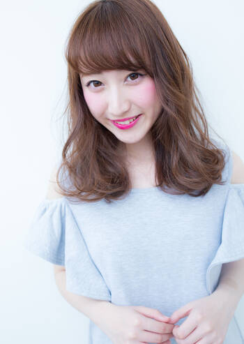 ふんわりやわらかな印象を演出 Aラインパーマでフェミニンな魅力全開 Hair