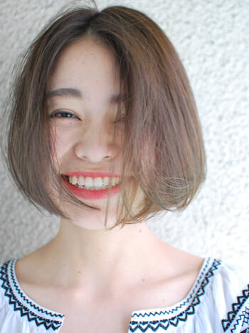 大人女子のボブスタイル センター分けボブでナチュラルビューティーに仕上げる Hair