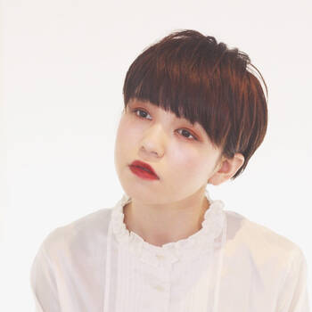 幼いなんて言わせない トレンド感をプラスしたストレートショートヘア Hair 幼いなんて言わせない トレンド感をプラスしたストレートショートヘア Hair