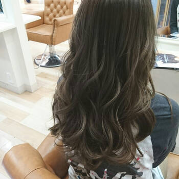 大人気のヘアカラー 暗めの アッシュグレー で学校や職場でも垢ぬけスタイルに Hair