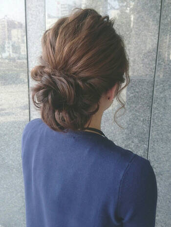 ダウンスタイルに一工夫 大人女子が取り入れるヘアアレンジ一挙公開 Hair