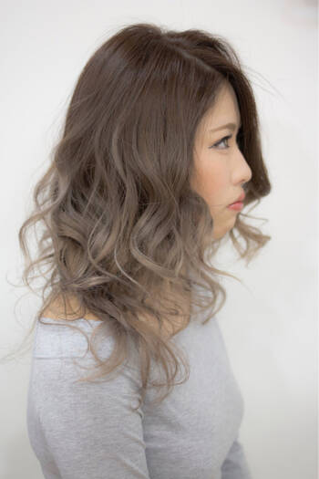 春夏一押しのアッシュグレー 透明感ある髪色でイイ女を演出しよう Hair