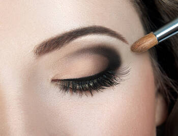 メイクブラシの種類解説 パーツ別にブラシの名前や使い方を覚えよう Hair