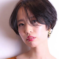 ショートに飽きたら クールなアシメ ヘアスタイルでイメチェン Hair ショートに飽きたら クールなアシメ ヘアスタイルでイメチェン Hair