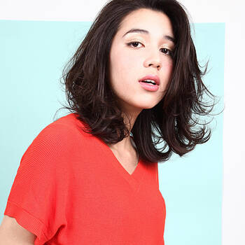 女性らしさを出すヘアスタイル ミディアムヘアで40代を楽しもう Hair