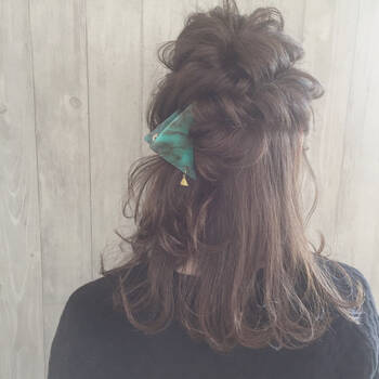 ロングヘアをすっきり見せたい それなら ハーフアップ がおすすめ Hair