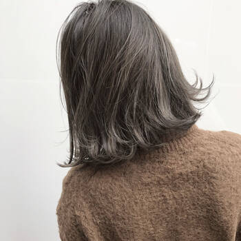 外ハネスタイリングで軽やかに ミディアムさんにおすすめのヘアスタイル Hair