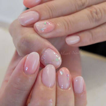 キュートで上品なセクシーさ グラデーションネイルはピンクが本命 Hair