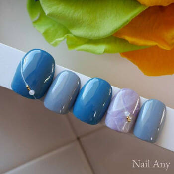 夏じゃなくてもしたくなる 青をつかった上品ネイルデザイン10選 Hair