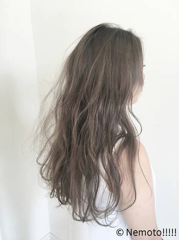 透明感ある髪色なら ホワイトブラウンカラー で決まり Hair