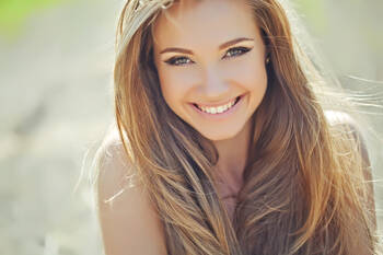 流し前髪でふんわりオシャレに可愛くなる 作り方とキープの方法 Hair