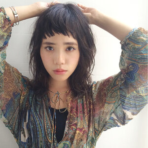 流し前髪でふんわりオシャレに可愛くなる 作り方とキープの方法 Hair