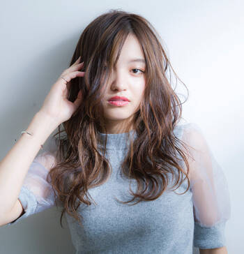 愛され上手はアレンジ上手 丸顔さんが最高にモテる髪型とアレンジをご紹介 Hair