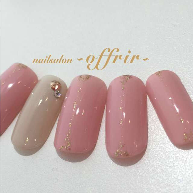 シンプルがいちばん スタイリッシュで上品なシンプルネイルで勝負 Hair