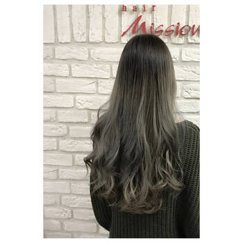 透明感抜群 アッシュグレーで外国人風オシャレヘアに Hair