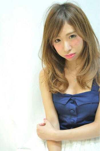 おしゃれな前髪はセルフでもできちゃう 斜め前髪の作り方 Hair