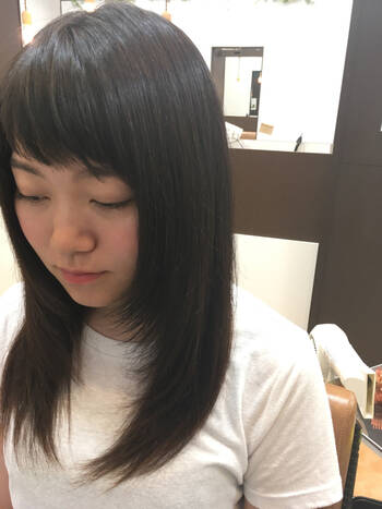 おしゃれな前髪はセルフでもできちゃう 斜め前髪の作り方 Hair