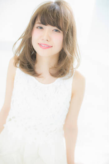 忙しい朝だって無敵 たった5分で衝撃的かわいさ 簡単巻き髪スタイル Hair 忙しい朝だって無敵 たった5分で衝撃的かわいさ 簡単巻き髪スタイル Hair