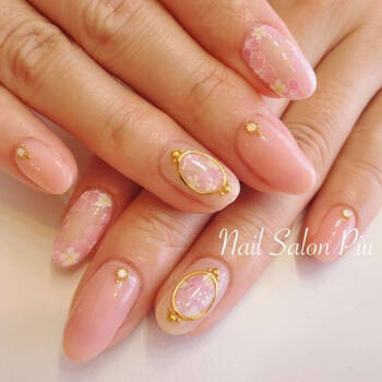 大人女子にぴったり 上品 ゴージャスな印象のピンクゴールドネイル10選 Hair