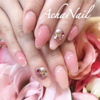 微妙な色加減が大事 ニュアンスカラーを極めるベージュネイルカタログ Hair