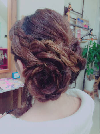 ヘアアレンジに華を咲かせよう 薔薇のような華やかさが魅力のアレンジ１０選 Hair