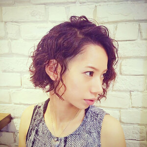 無造作感がたまらない 個性引き立つツーブロック パーマスタイル Hair